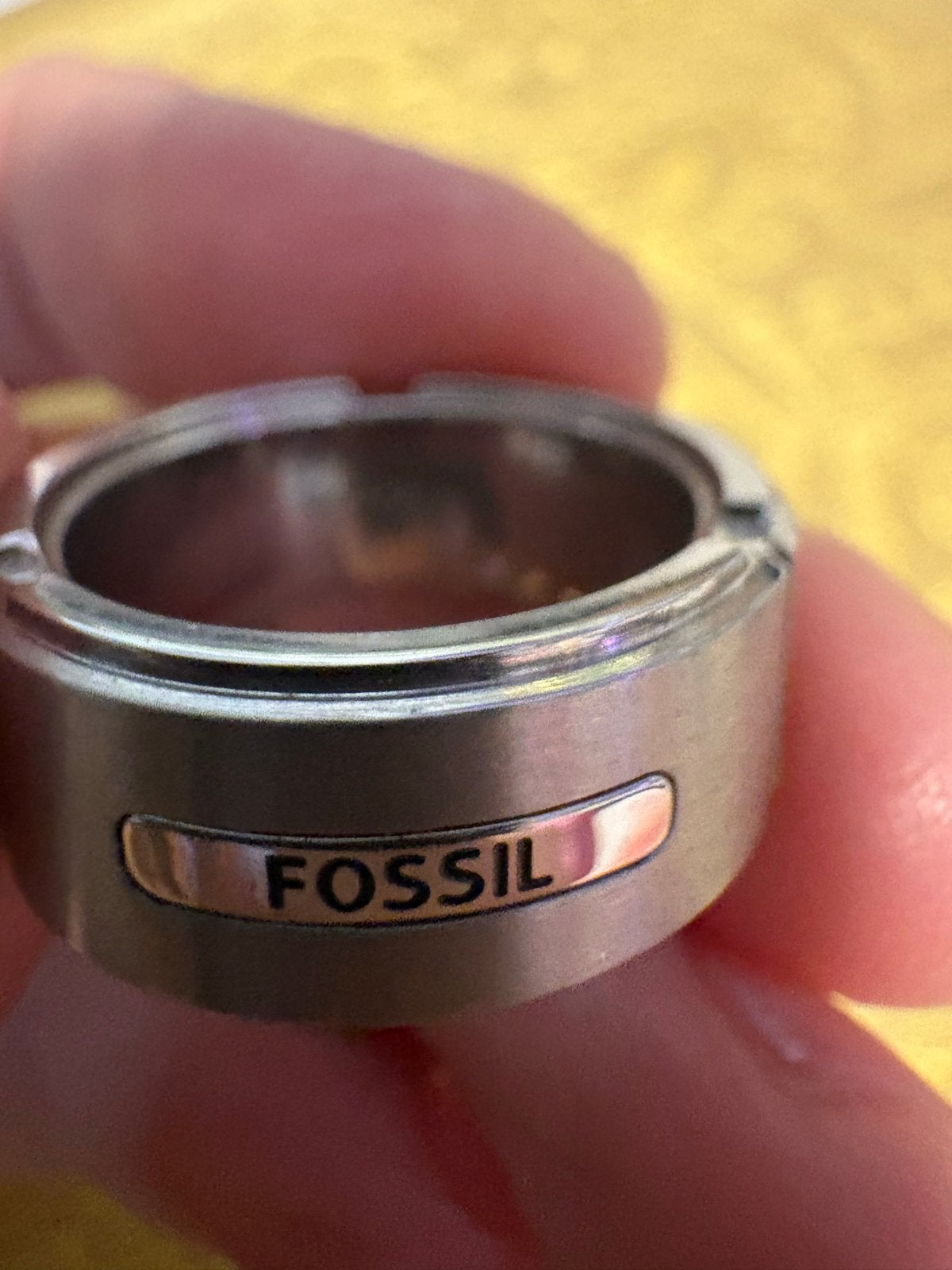 Fossil ring, zilverkleurig, maat 19 tot 20, Sieraden, Tassen en Uiterlijk, Ringen, Ophalen, Gebruikt, IJzer of Staal, 19 tot 20
