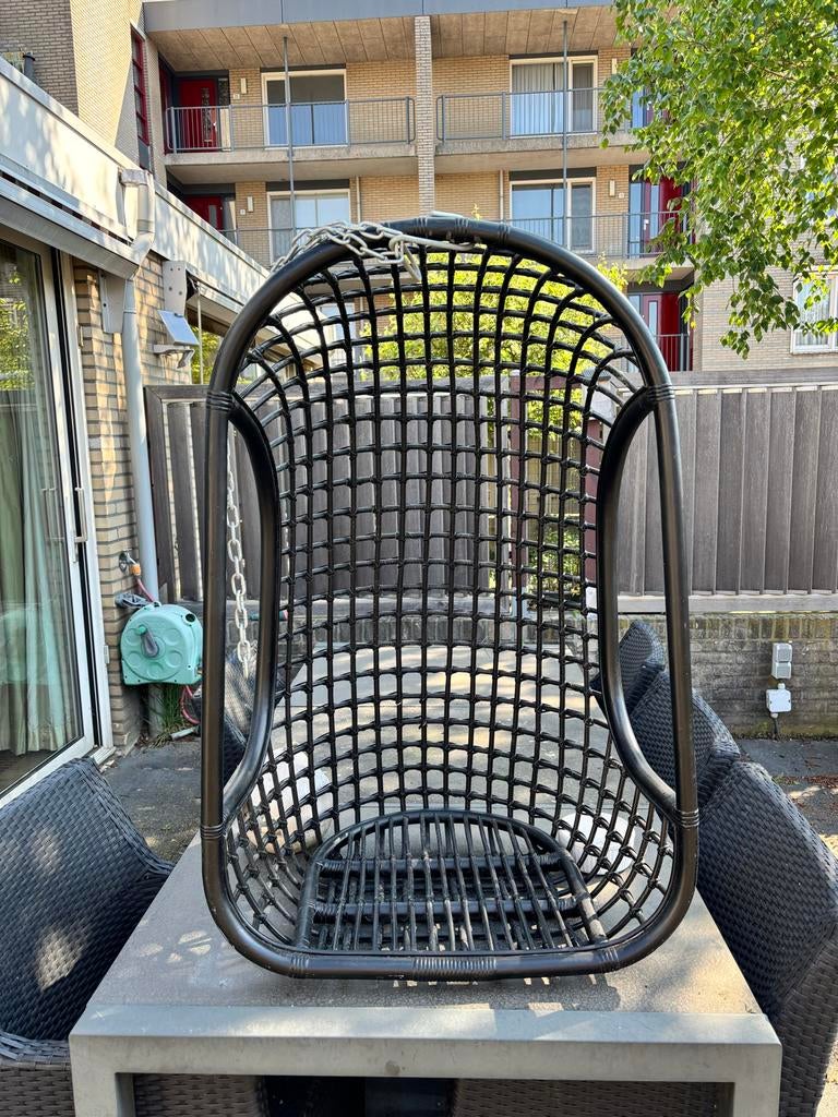 Zwarte Wicker Hangstoel, Ophalen, Zo goed als nieuw, Wicker