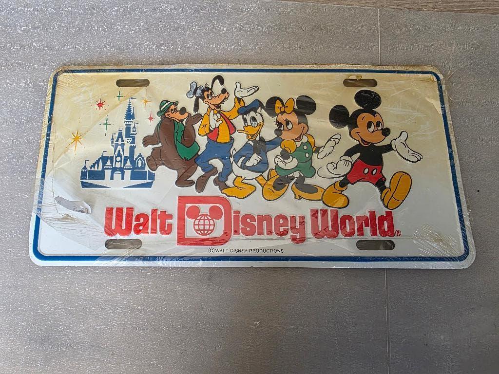 Vintage Walt Disney World Kentekenplaat (Pre-1986), Ophalen of Verzenden, Overige figuren, Zo goed als nieuw, Plaatje of Poster