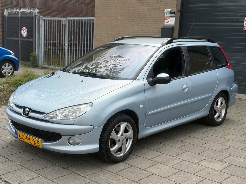 Peugeot 206 SW 1.4-16V XS Pack apk airco lage kmstand, Zwart, 4 cilinders, Origineel Nederlands, Handgeschakeld