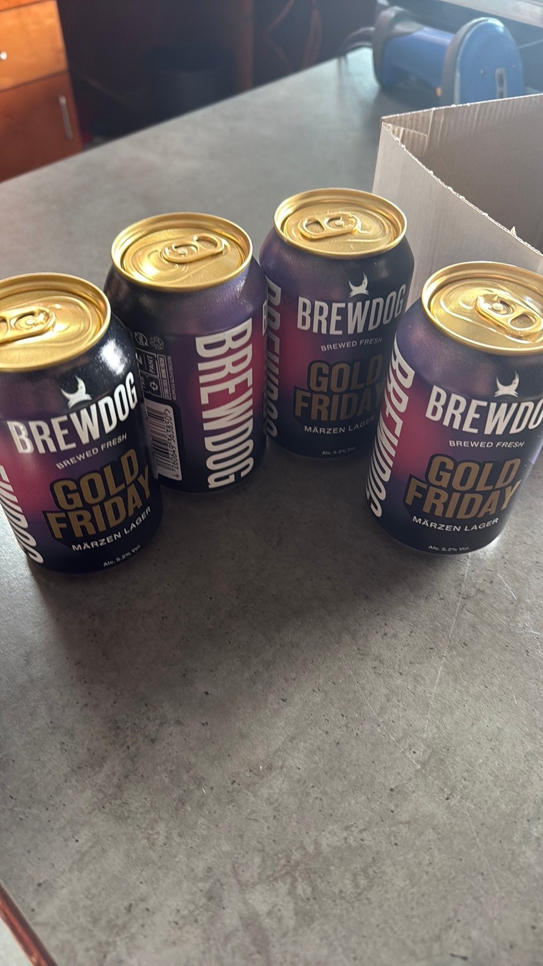 Brewdog gold friday 2,50 per 4 blikken, Ophalen, Zo goed als nieuw, Blauw