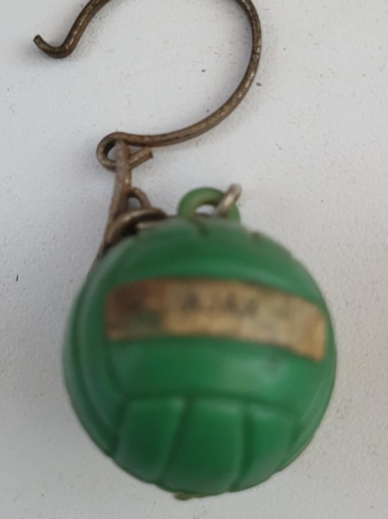 Vintage Sleutelhanger Groene Bal - Ajax, Ophalen of Verzenden, Gebruikt, Sport