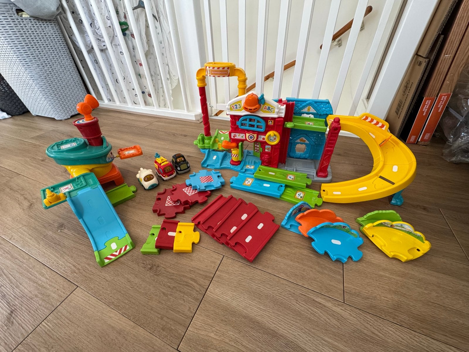 VTech Toet Toet brandweerkazerne en vliegveld, Ophalen, Gebruikt, Overige typen, Met geluid