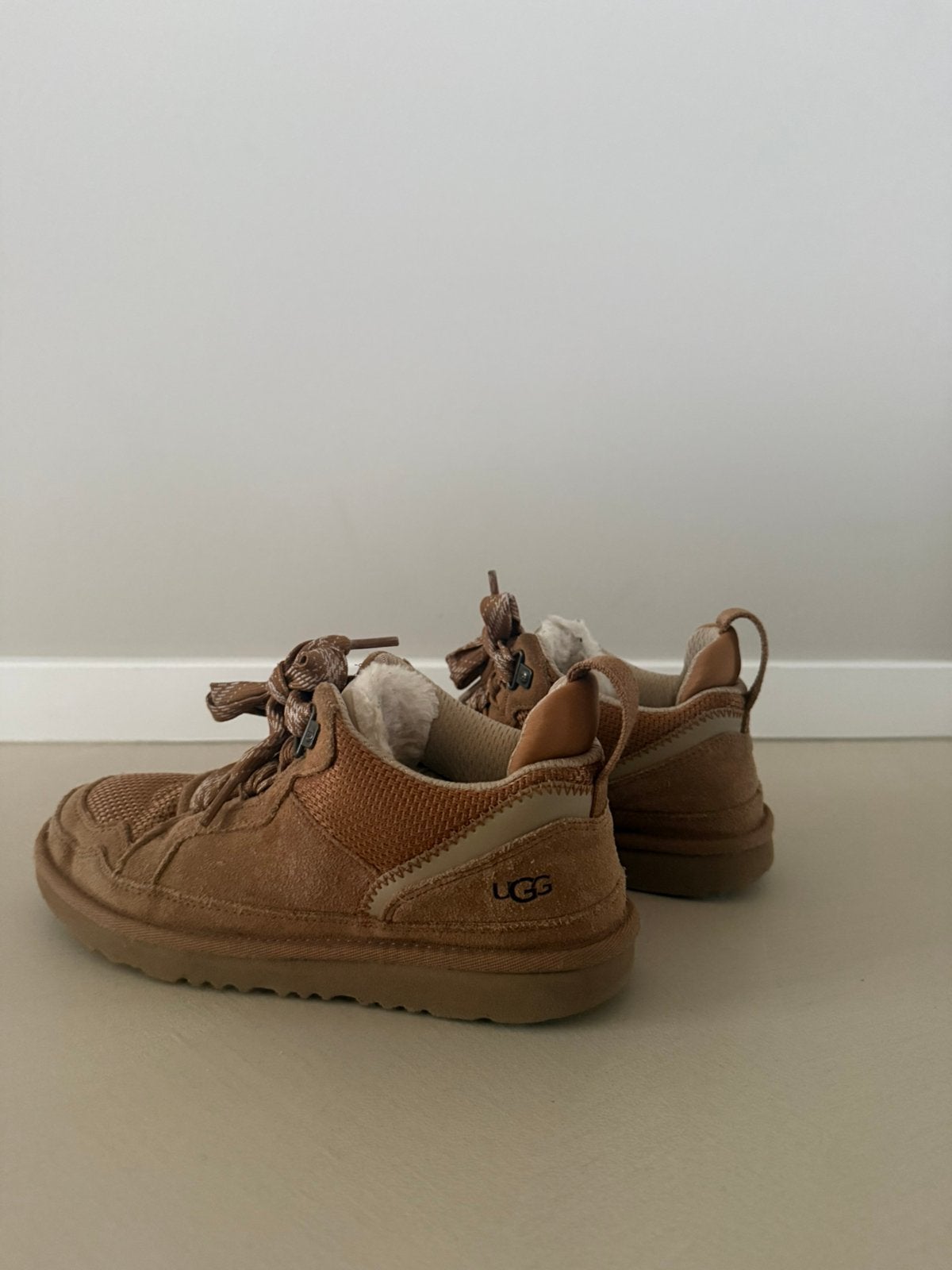 Uggs lowmel, chestnut, maat 36, valt een maat kleiner, Gebruikt, Meisje, Schoenen, Ophalen of Verzenden