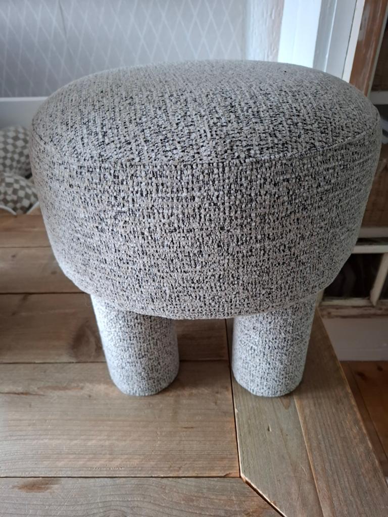 Mooie poef (nieuw), Ophalen, Minder dan 50 cm, Rond, Nieuw
