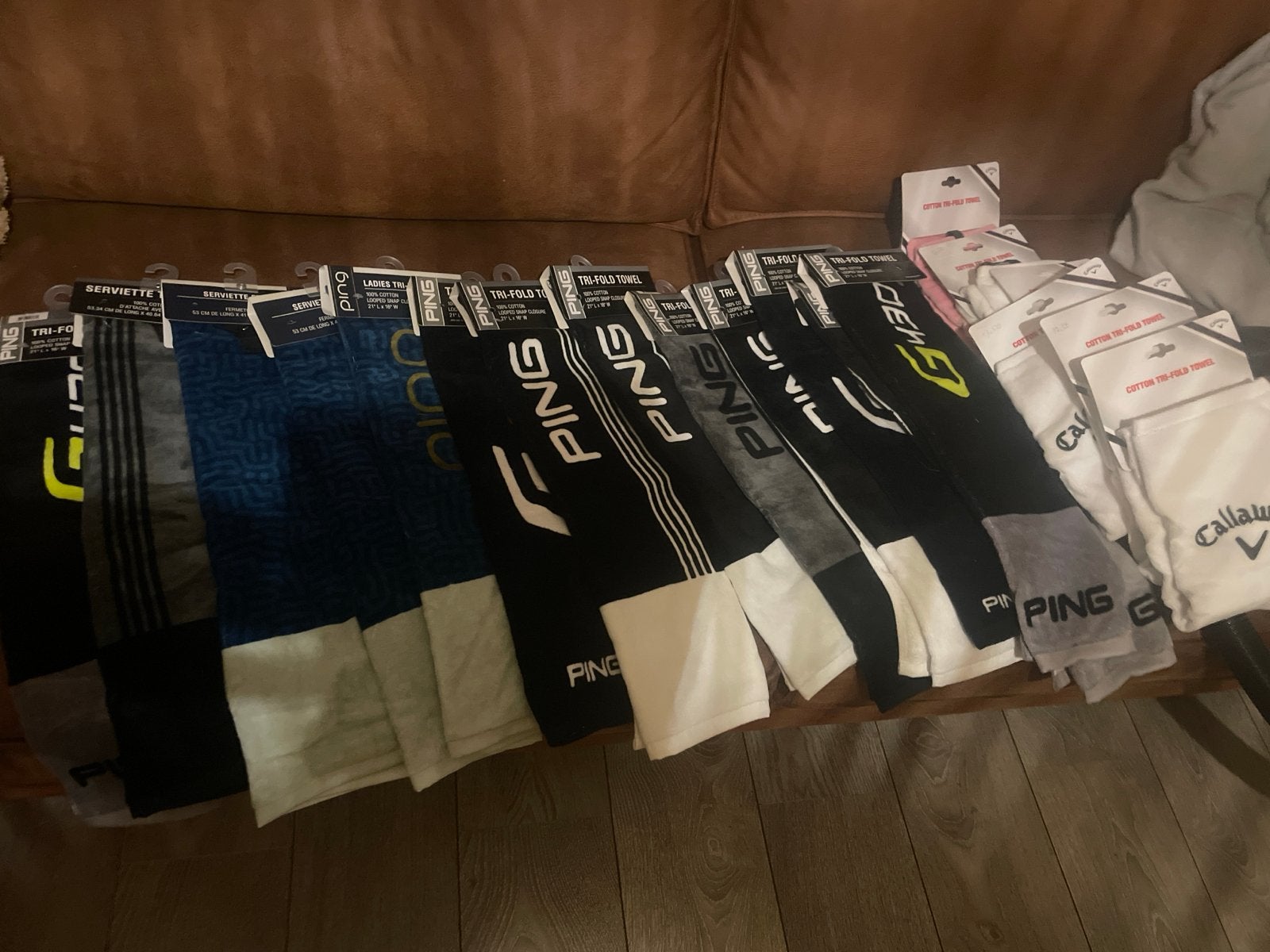 Nieuwe PING en Callaway Tri-Fold Golfhanddoeken 19stuks, Ophalen of Verzenden, Nieuw, Overige typen, Callaway