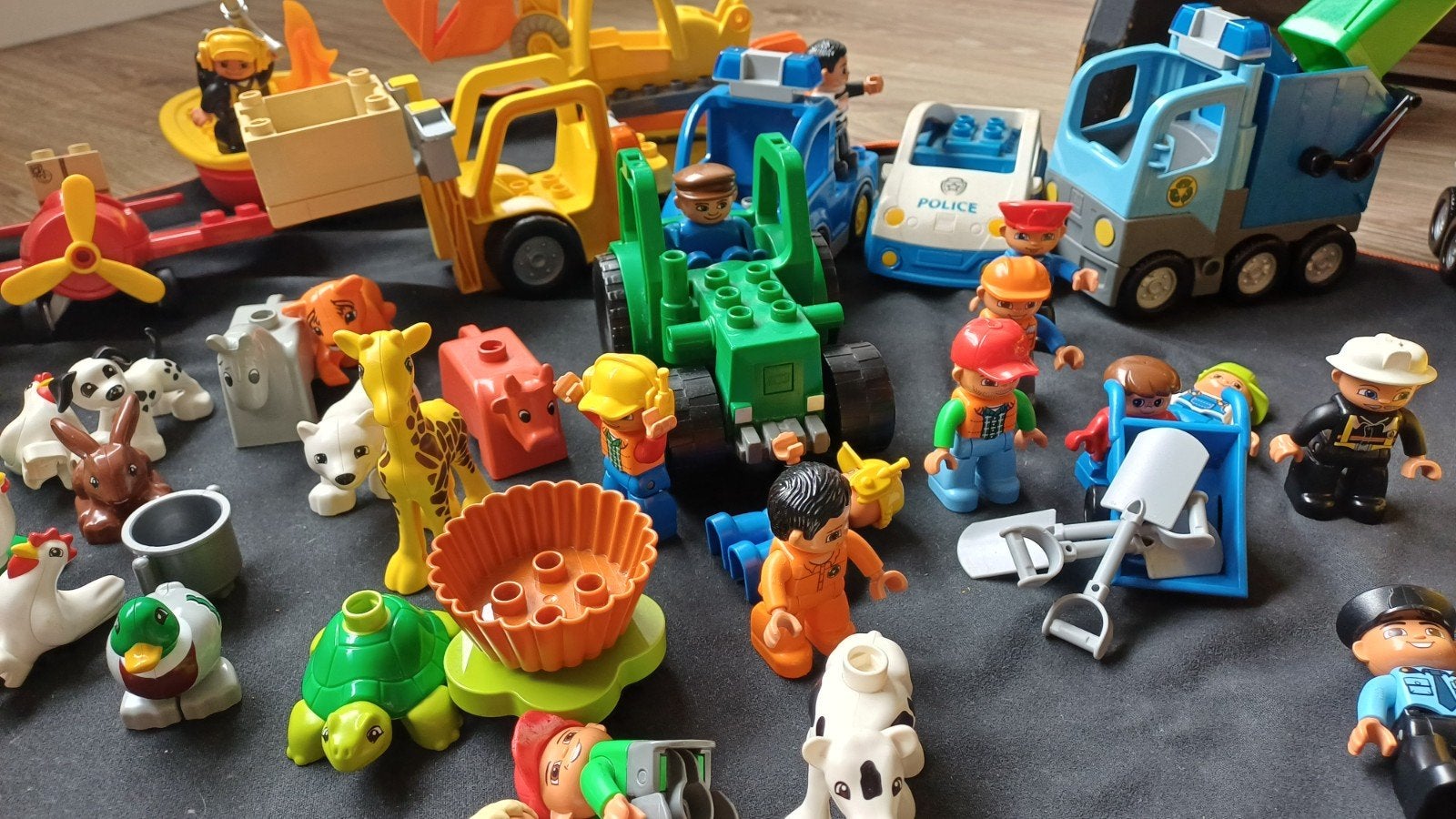 Grote partij Duplo: auto's, vrachtwagens, bouwplaats, dieren, Ophalen, Inclusief minifiguren, Gebruikt, Overige typen