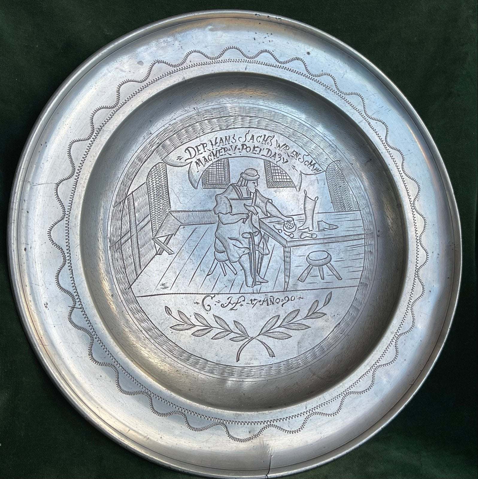 Antieke gegraveerde tinnen schotel, mogelijk Schoemakersgild, Antiek en Kunst, Ophalen of Verzenden