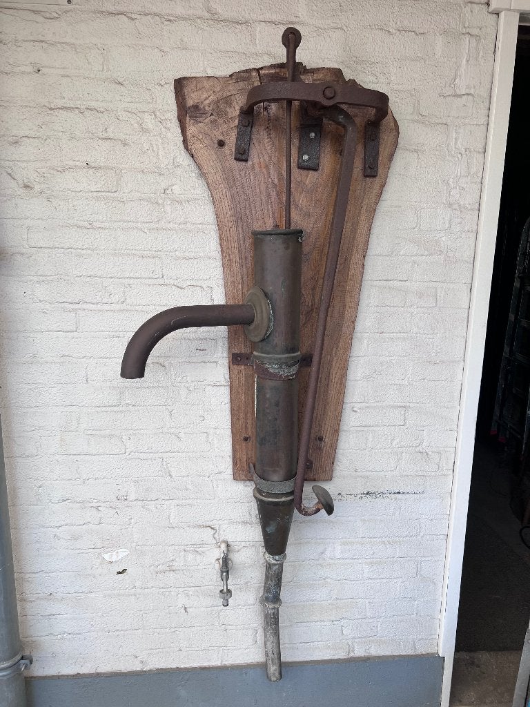 Oude waterpomp decoratie, Ophalen, Gebruikt, Metaal