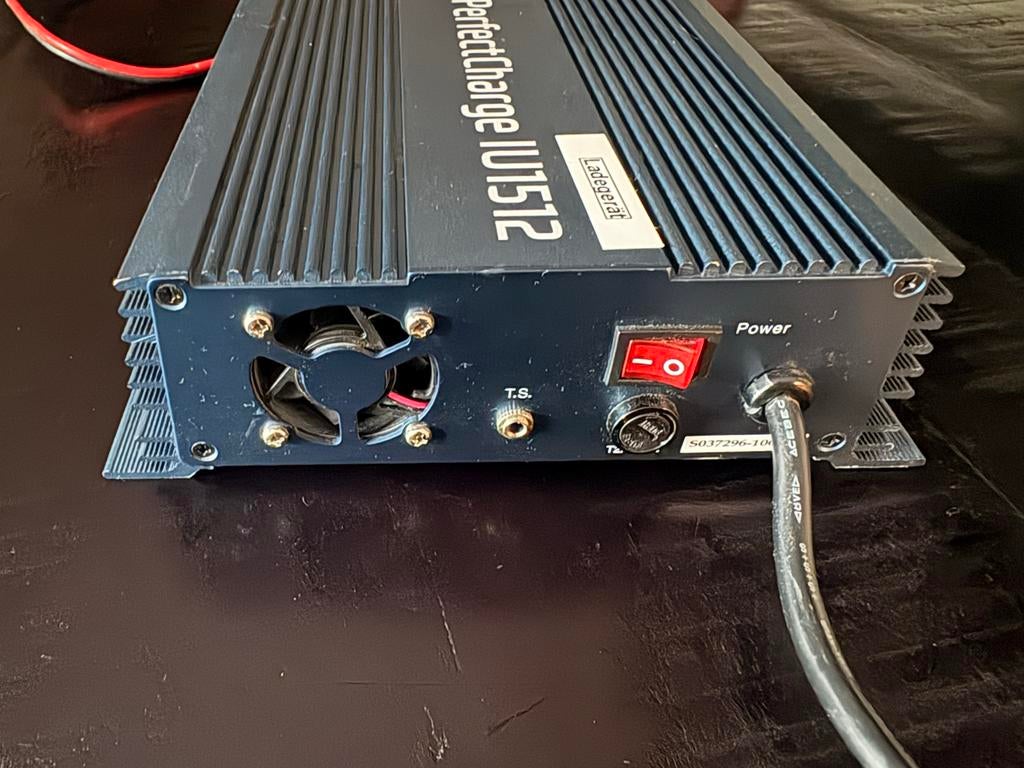 WAECO PerfectCharge IU1512 Acculader 15A 12V, Ophalen of Verzenden, Gebruikt, Universele onderdelen