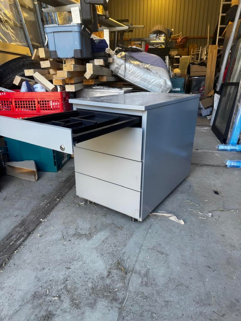 Ladenkast / Verrijdbare Kast | 4 lades | Met slot | Stevig, Ophalen, Gebruikt, 50 tot 100 cm, 3 of 4 laden
