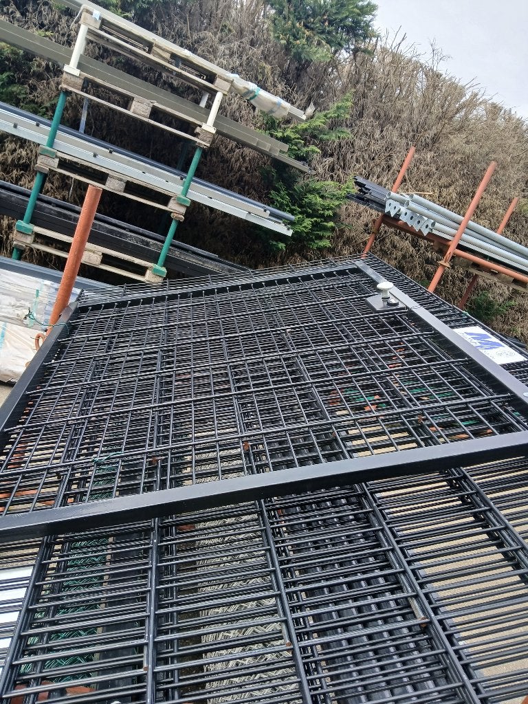 Staalmat poort + hekken, Tuin en Terras, Ophalen, Zo goed als nieuw, IJzer
