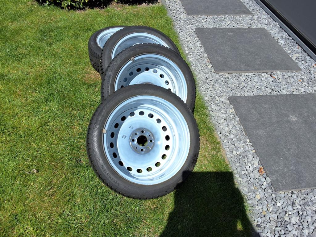 Winterbanden Vrestein Snowtrac 195/45 R16 met standaardvelg, Ophalen