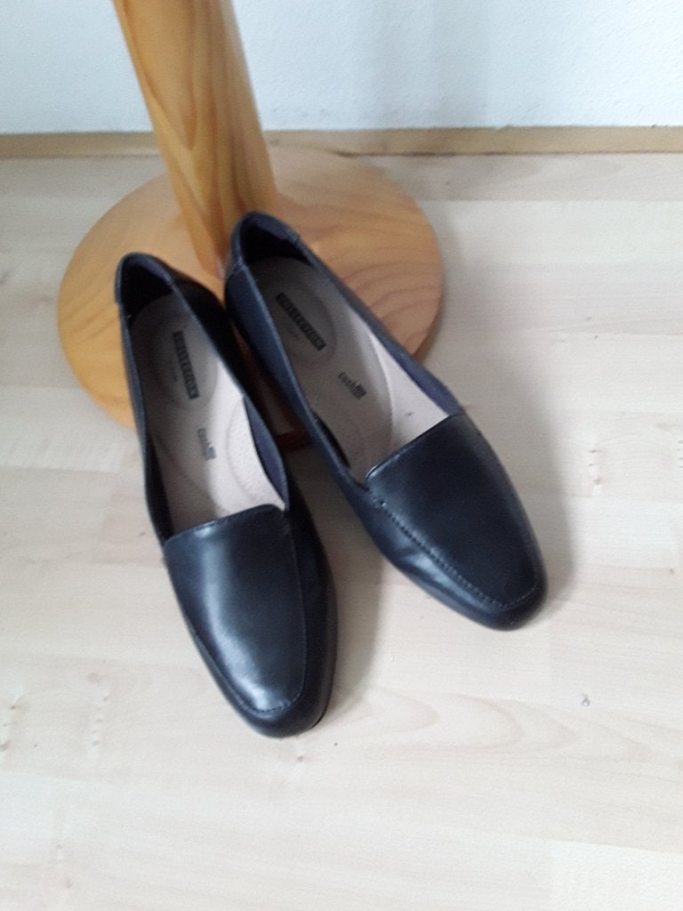 Clarks donkerblauwe instappers mt 41, Kleding | Dames, Schoenen, Instappers, Nieuw, Clarks, Verzenden