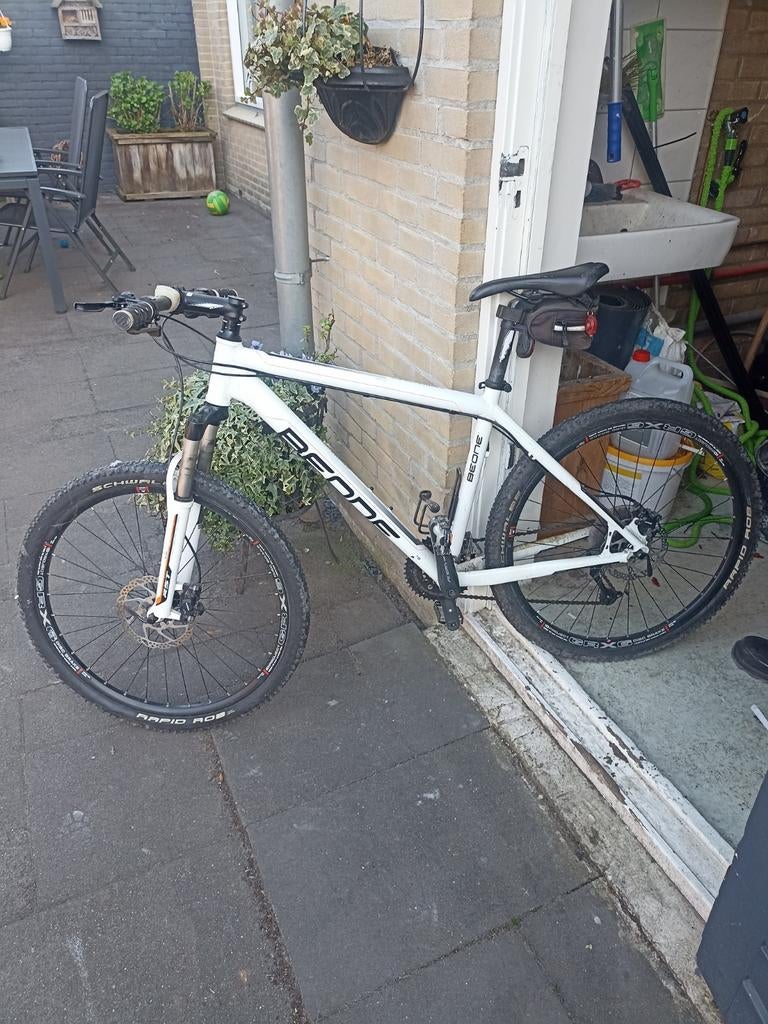 BeOne Mountainbike - Wit, weinig gebruikt met klik trappers, Overige merken, Hardtail, Heren, Ophalen of Verzenden