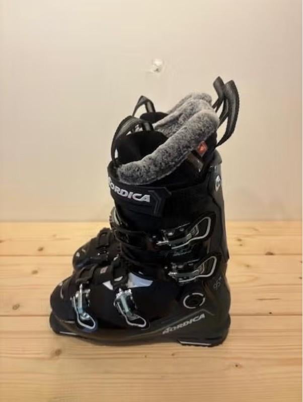 Nordica Sportmachine3 95w Dames skischoenen maat 25,5 (39), Nordica, 160 tot 180 cm, Info@nordica.com, Schoenen