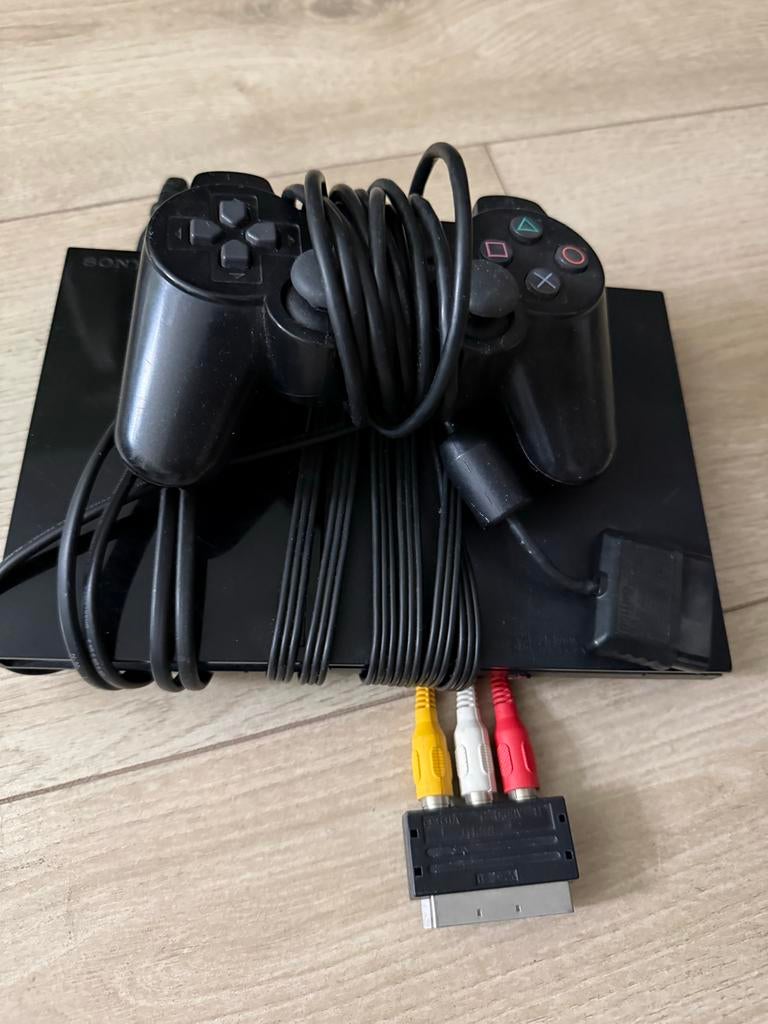 Sony PlayStation 2 Slim met 2 controllers, Spelcomputers en Games, Gebruikt, Zwart, Met 2 controllers, Ophalen of Verzenden