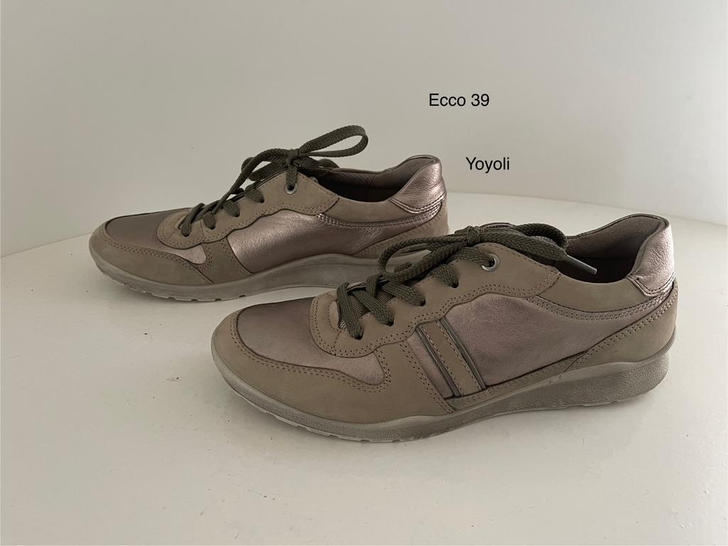 115)  ECCO 39 sneakers metallic en creem, Beige, Ophalen of Verzenden, Sneakers of Gympen, Zo goed als nieuw
