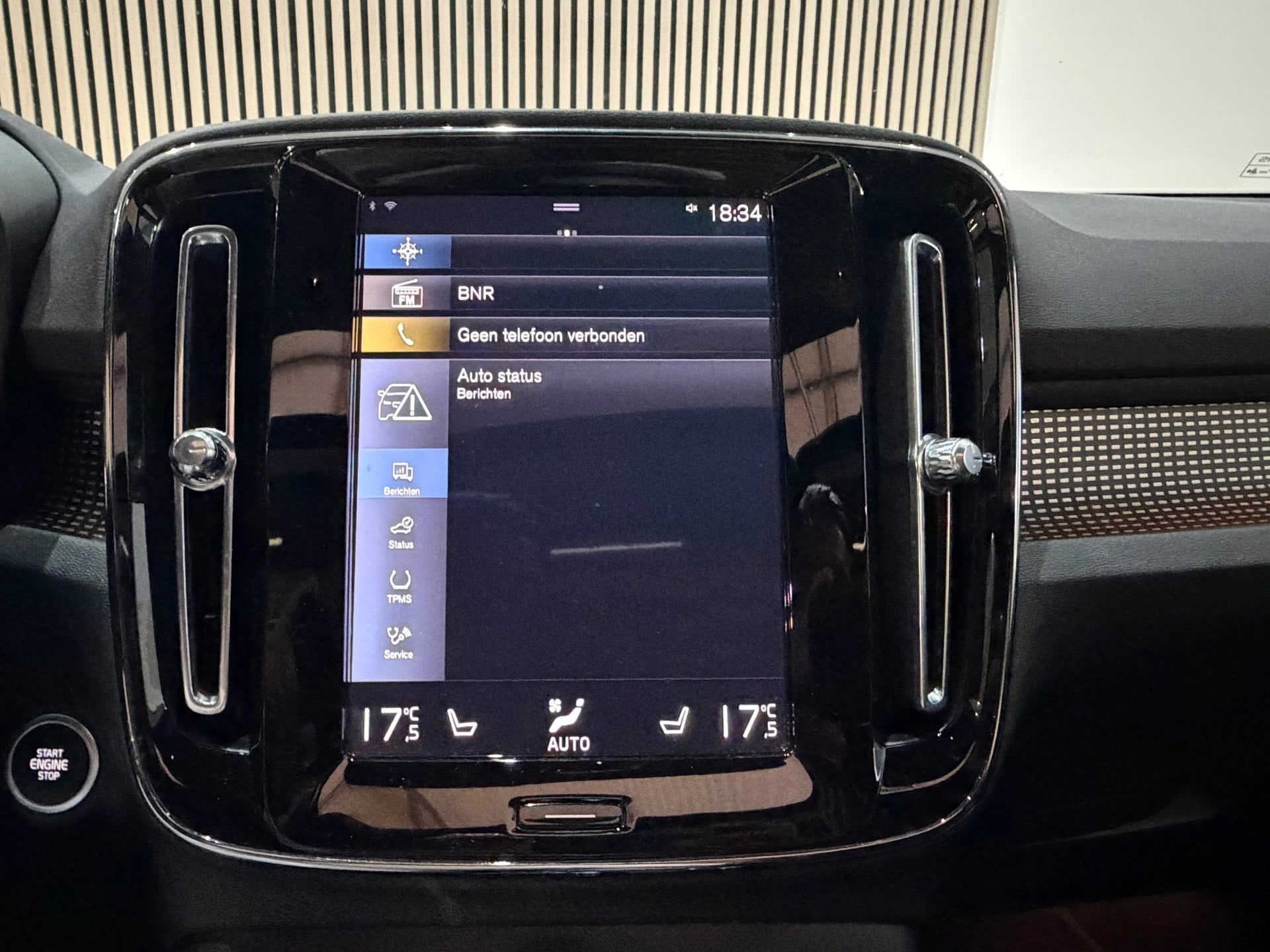Foto 17 van Volvo XC40 1.5 T4 Recharge R-Design 211pk Pano Leer H/K Came