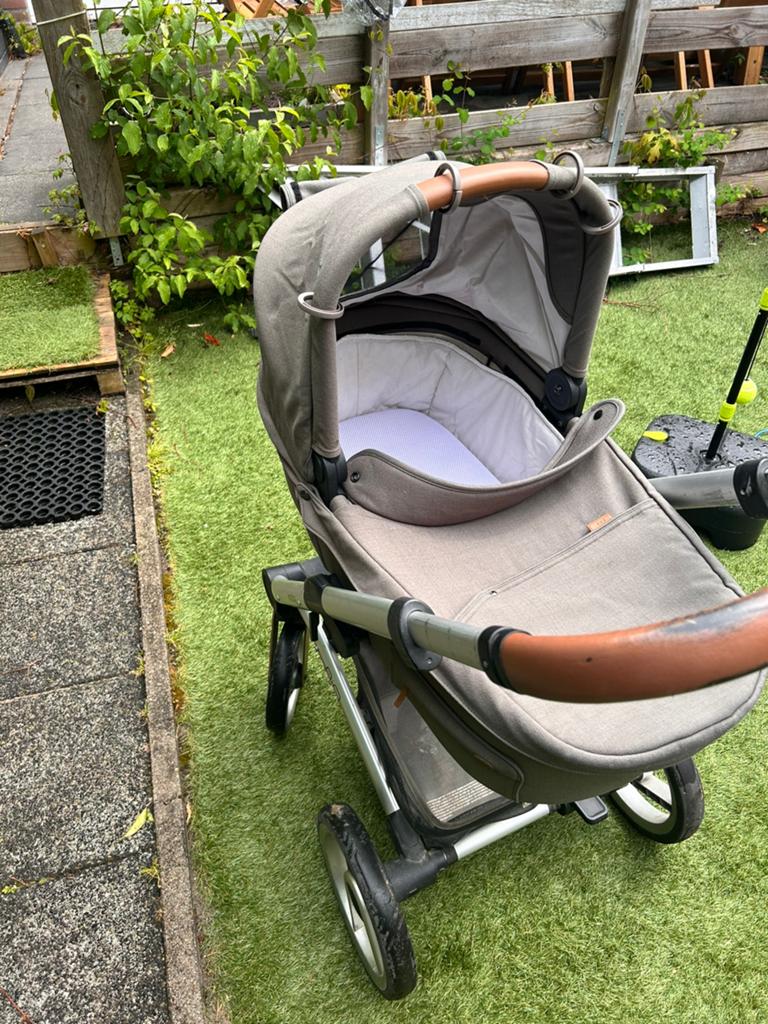 Mutsy complete kinderwagen (0-4 )met regenhoes en voetenzak, Ophalen, Gebruikt, Kinderwagen, Mutsy