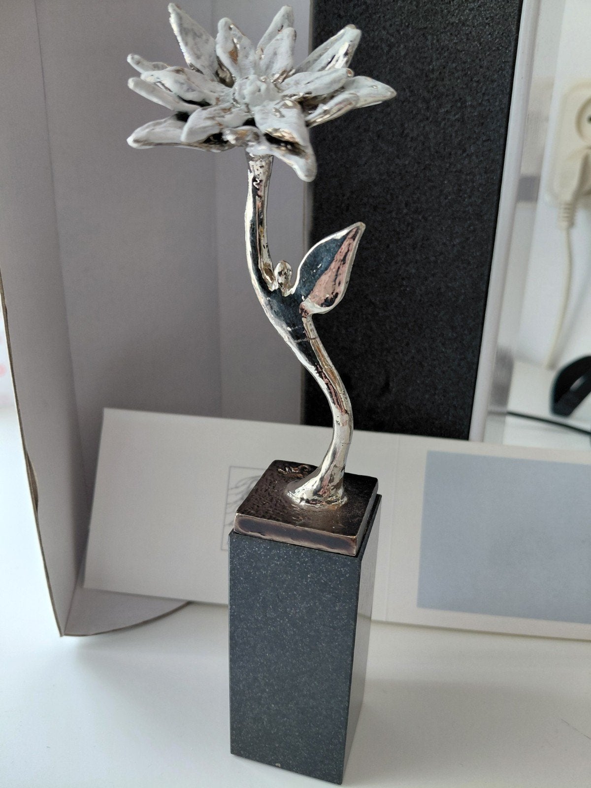 Artihove,  zeg het met een bloem, beeldje, Ophalen of Verzenden