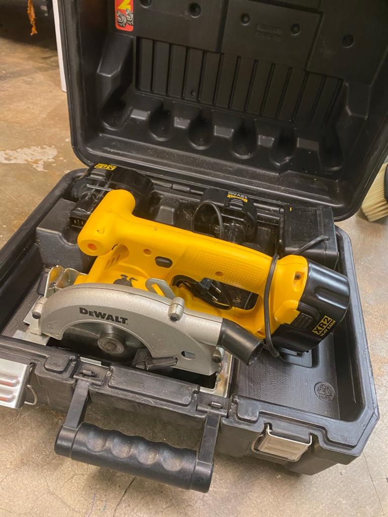 DeWalt Cirkelzaag XR2 18V met koffer, Ophalen, Gebruikt, Cirkelzaag, 30 tot 70 mm