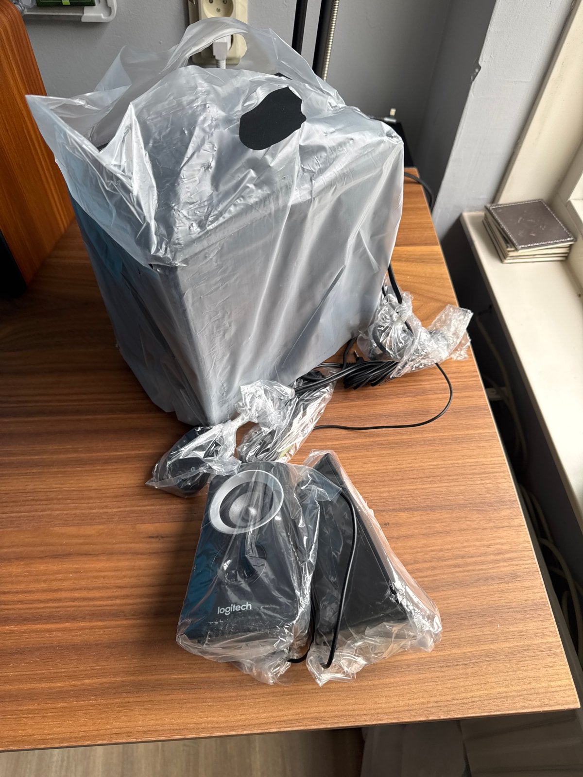 Logitech Z313 2.1 Luidsprekerset met Subwoofer, Computers en Software, Pc speakers, Ophalen, Zo goed als nieuw, Audiokanaal 2.1