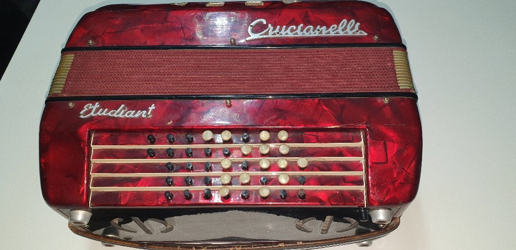etudiant crucianelli  italy kleine acordion  opknapper, Muziek en Instrumenten, Gebruikt, Knopaccordeon, 120-bas, Ophalen