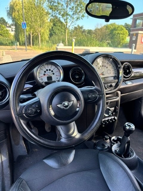 Foto 5 van Mini 1.6 ONE 2011 Sparkling Bronze Metallic