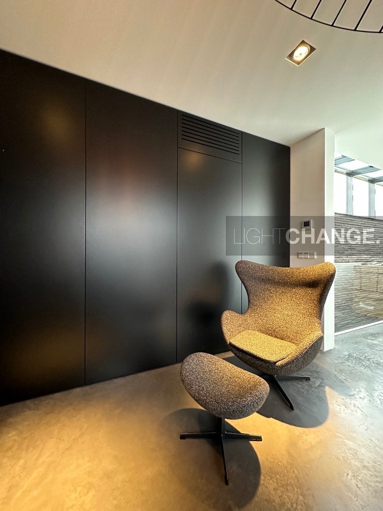 Fritz Hansen EGG Chair + Footstool stof, leder NIEUW in doos, Waterstad 23, High-end Furniture, Nieuw, 75 tot 100 cm