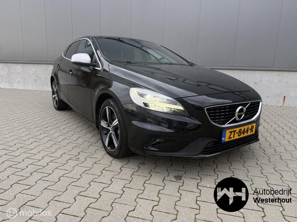 Volvo V40 1.5 T3 Polar+ Sport APK TOT 2027 VOL OPTIE, Auto's, Volvo, Euro 6, 4 cilinders, Zwart, Origineel Nederlands