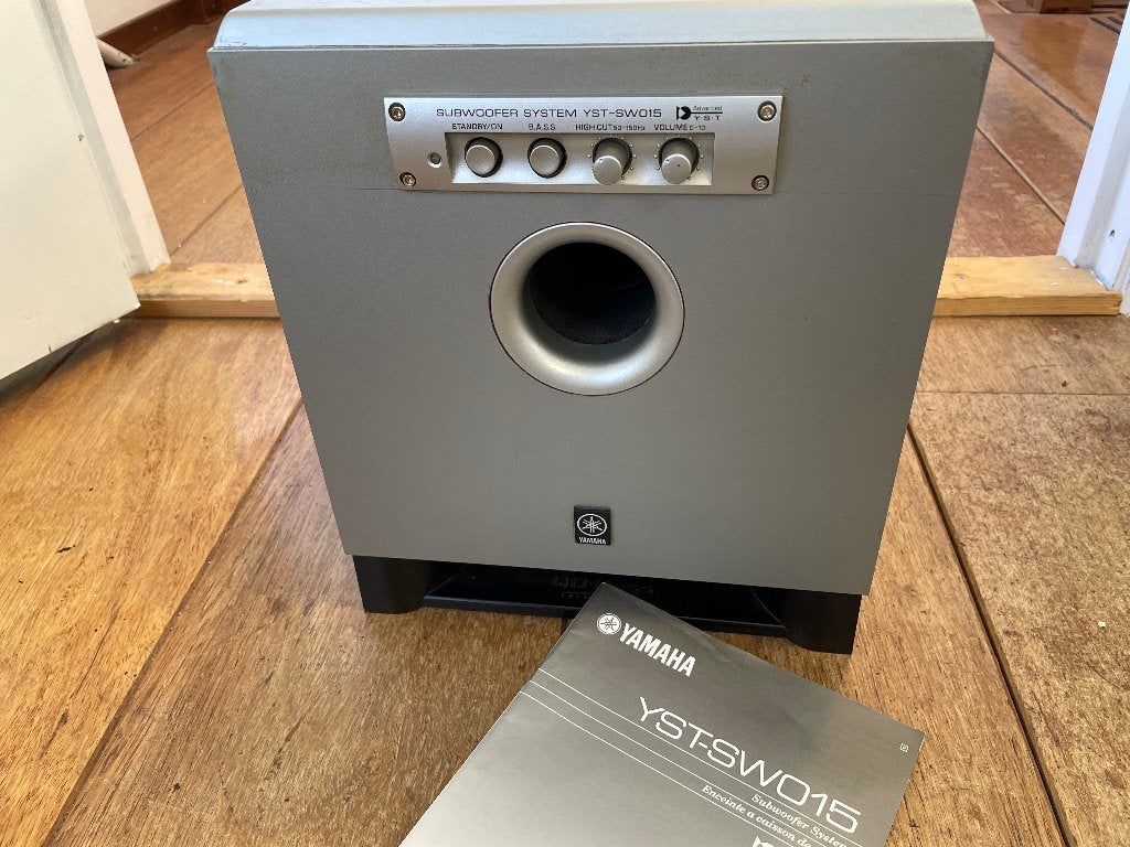 Yamaha YST-SW015 compacte subwoofer, Subwoofer, Yamaha, Ophalen of Verzenden, Zo goed als nieuw