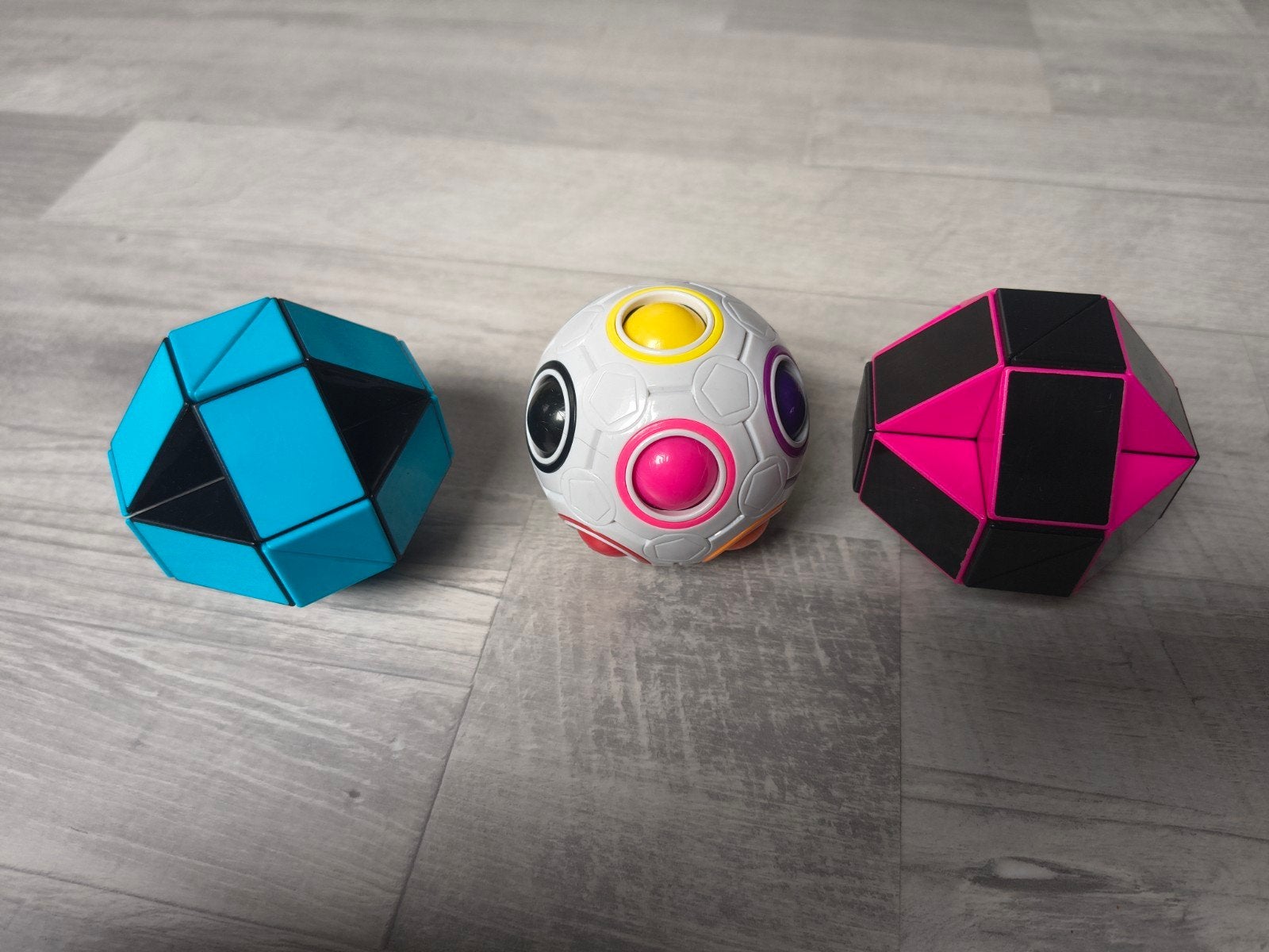 3 Leuke Fidget Toys: Rubik's Snake en Rainbow Ball, Ophalen of Verzenden, Gebruikt, Jongen of Meisje