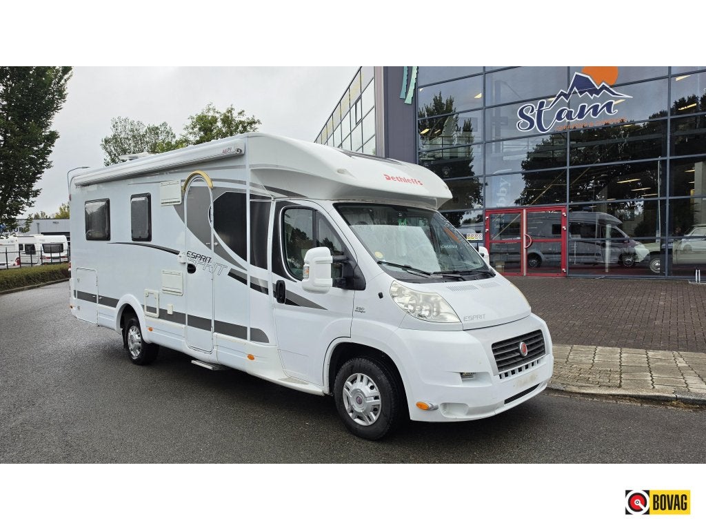 Dethleffs Globetrotter Esprit 7010 queensbed, Ringverwarming, Fiat, Douche, 7 tot 8 meter