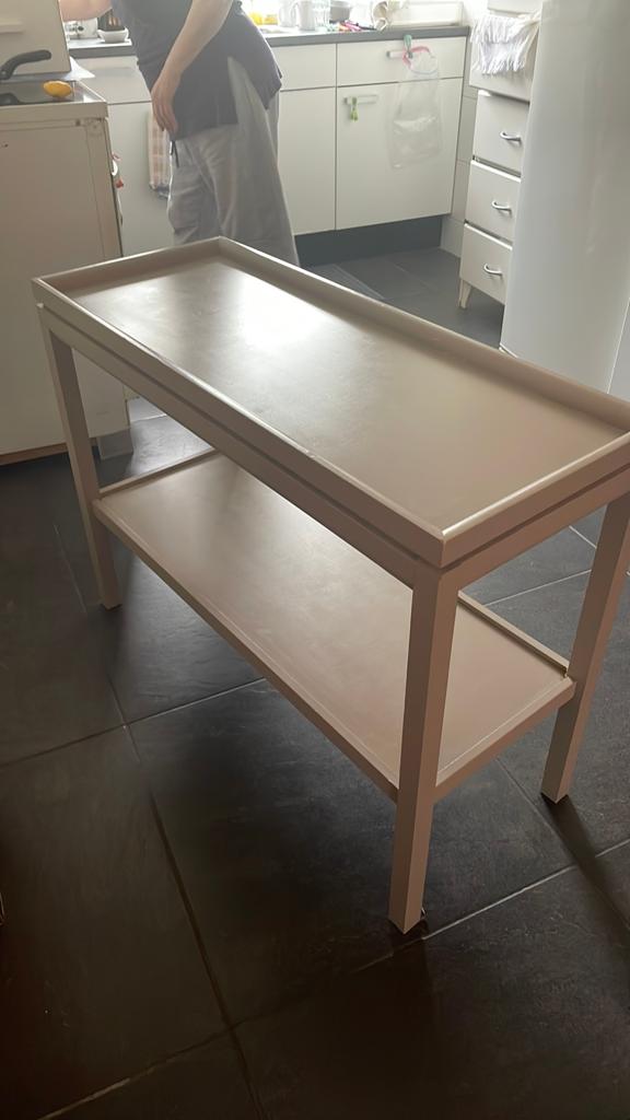 Leuke sidetable taupe kleur, Ophalen, Gebruikt, 100 tot 150 cm, 25 tot 50 cm