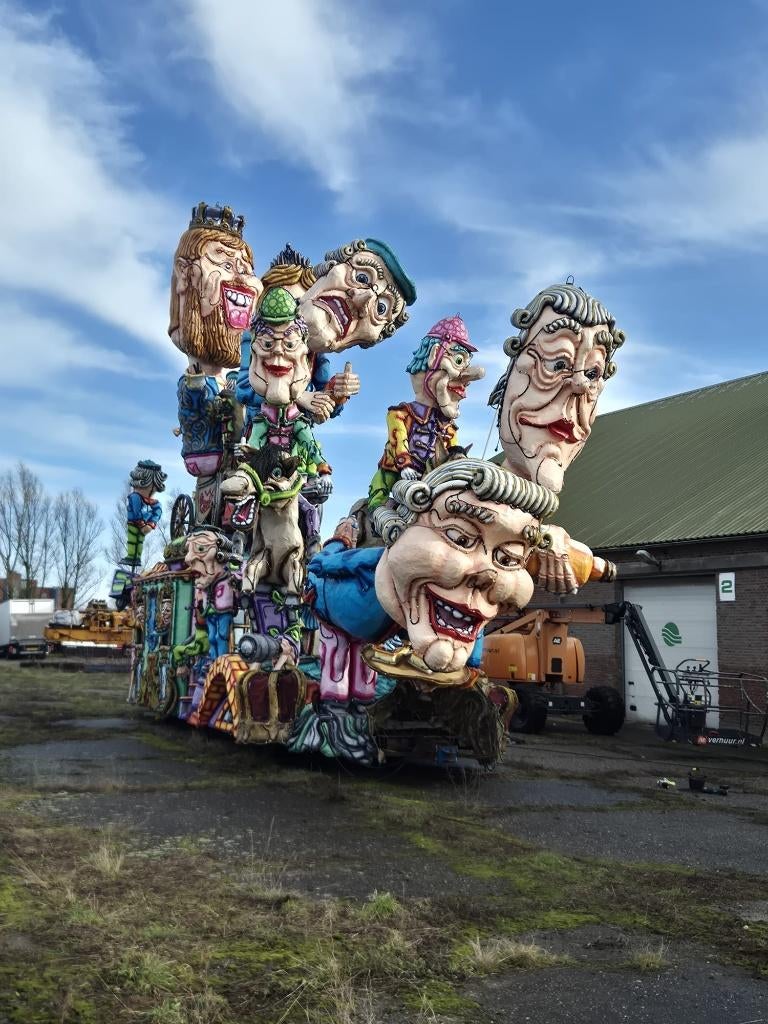 Carnavalswagen Koningshuis – Grote blikvanger!, Ophalen, Carnaval