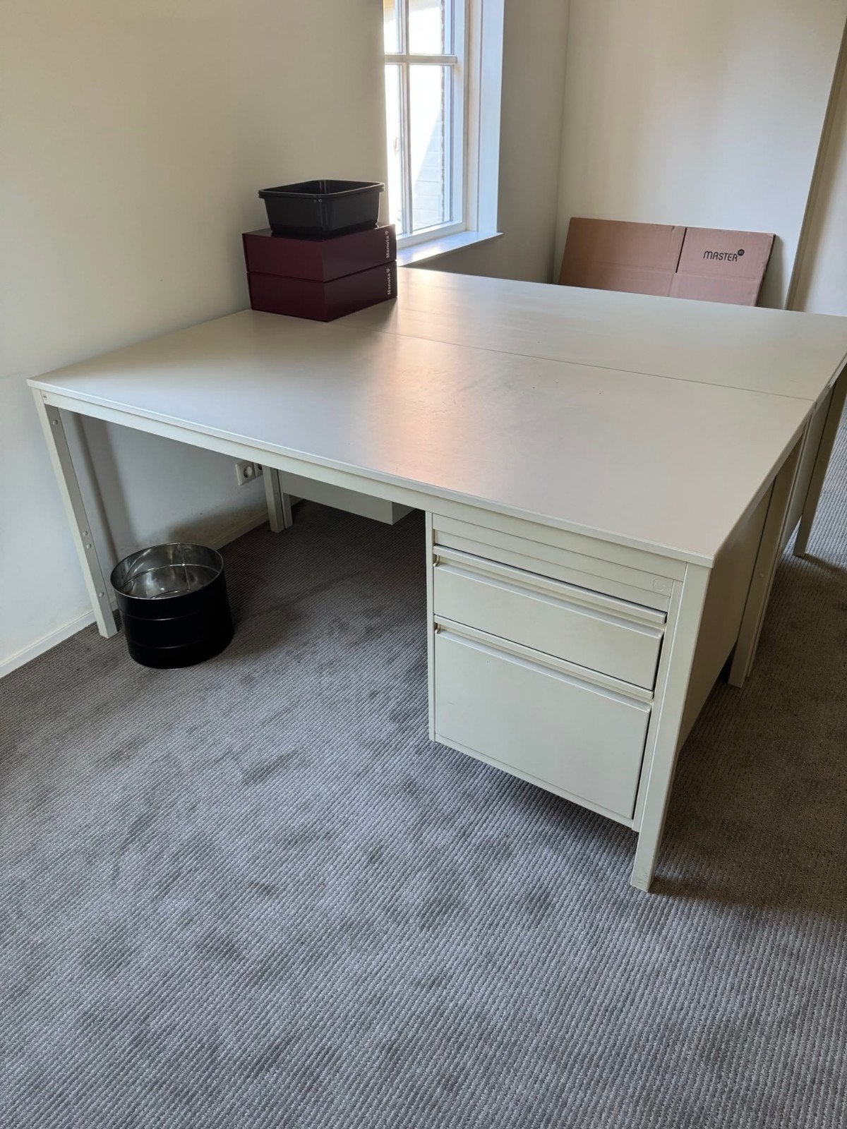 stalen kantoorbureau met ladenblok  slechts €25, Overige typen, 160 cm, Met lades, Metaal