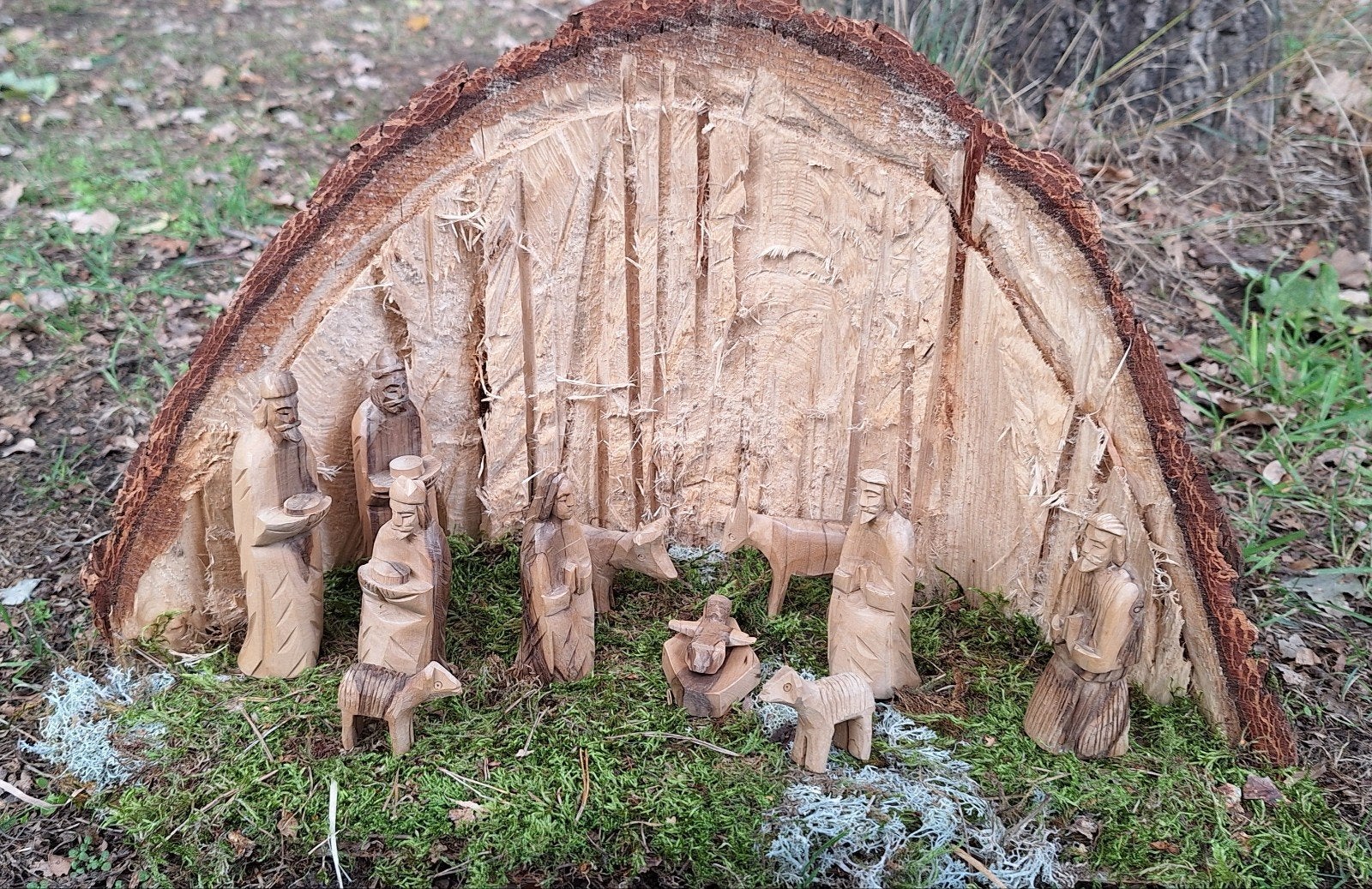 een prachtige kleine kerststal met uit massief hout gesneden, Diversen, Ophalen of Verzenden