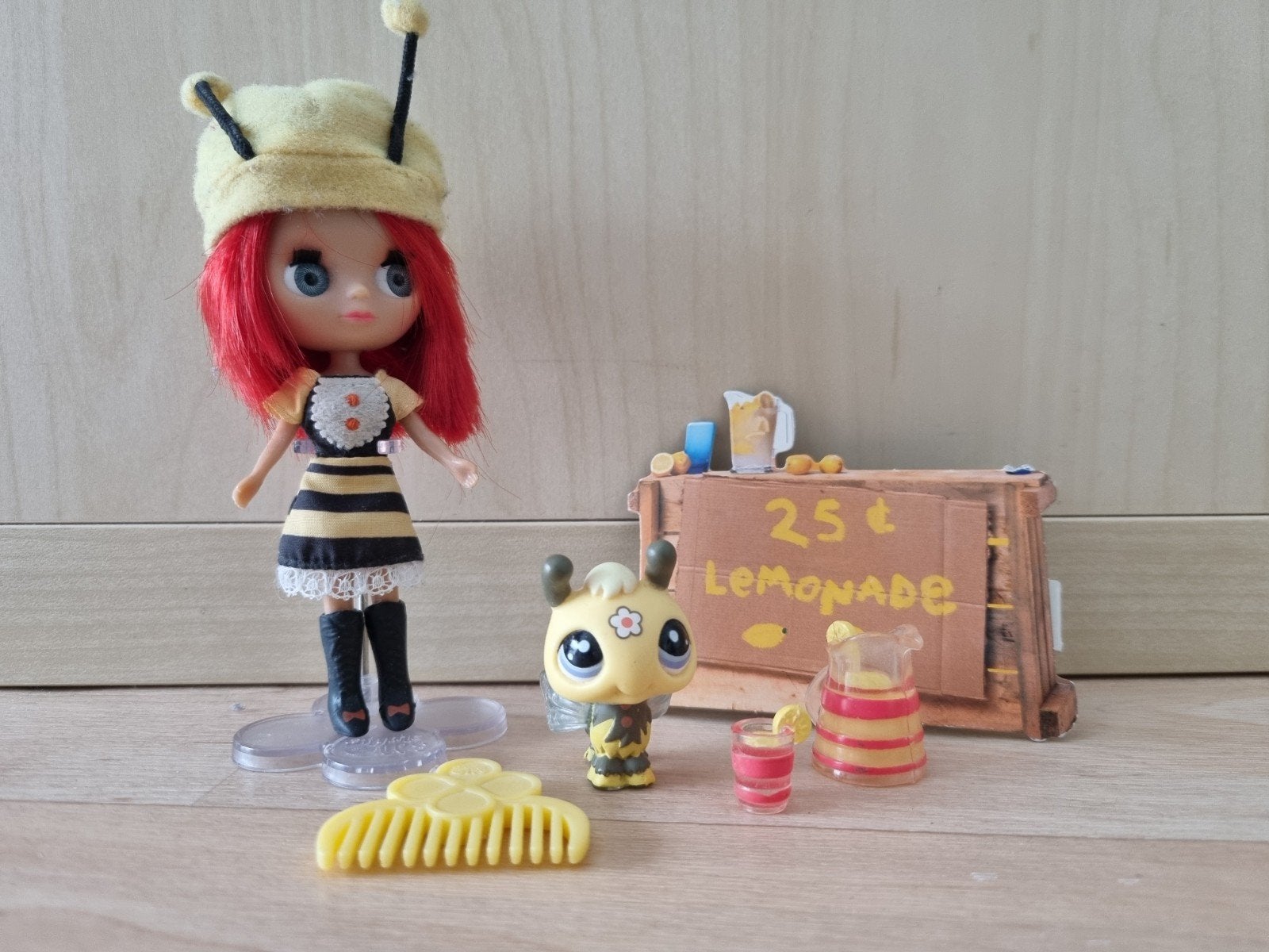 Blythe Loves Littlest Pet Shop: Lemon 'n Honey bee B11 #1857, Verzamelen, Ophalen of Verzenden, Gebruikt