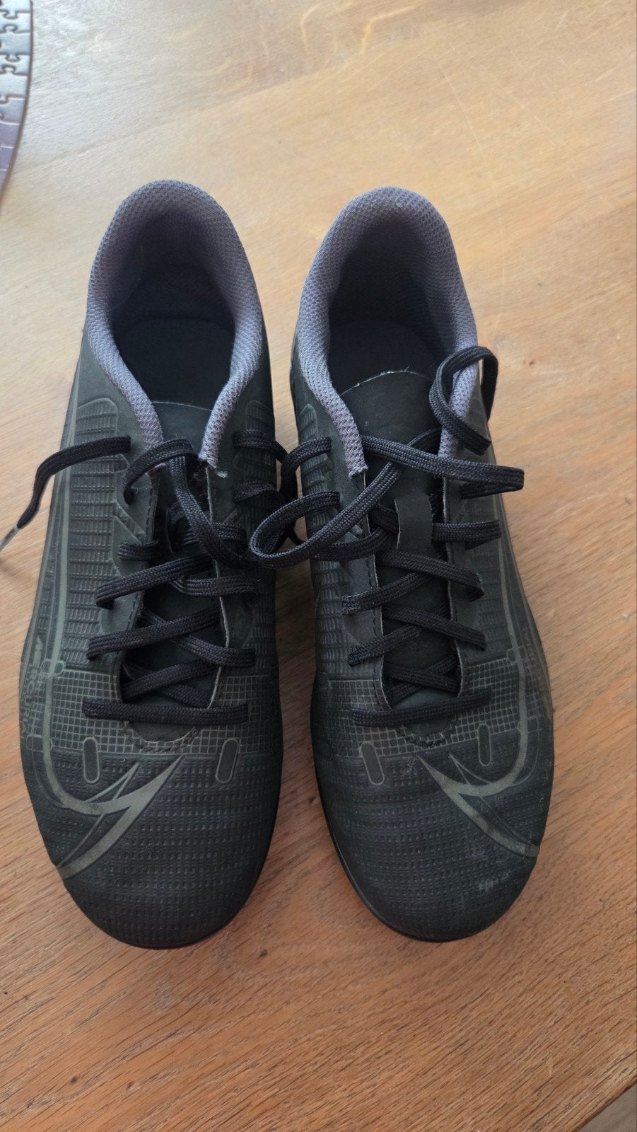 Nike voetbalschoenen maat 37,5 - Zeer goede staat, Sport en Fitness, Voetbal, Ophalen of Verzenden, Zo goed als nieuw, Schoenen