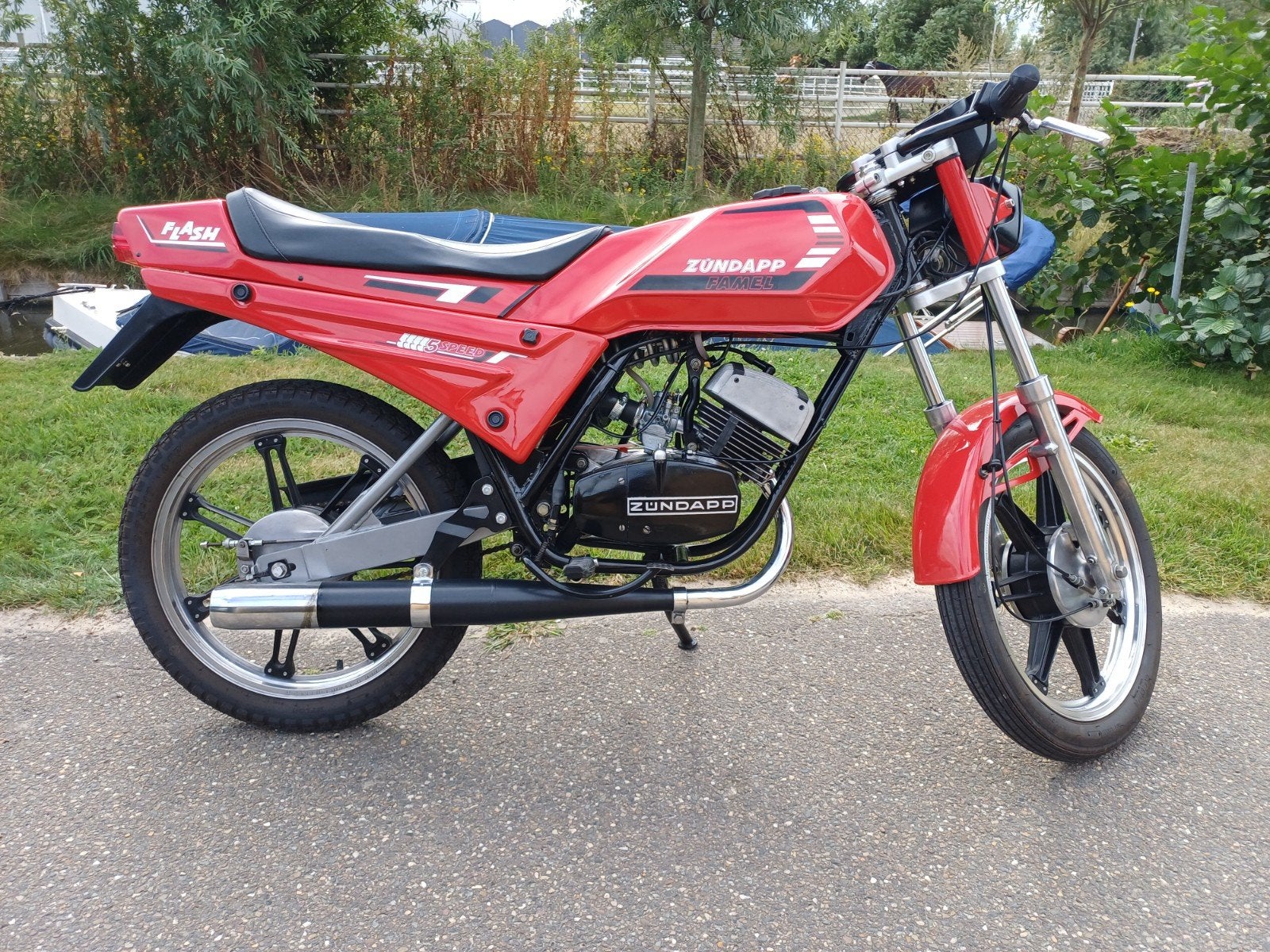 Originele Zundapp Famel Flash - Volledig gerestaureerd, Fietsen en Brommers, Brommers | Zundapp, Ophalen, Overige modellen, Nieuw