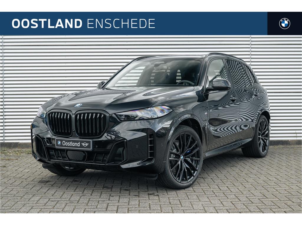 BMW X5 xDrive50e M Sport Automaat / Trekhaak / Panoramadak /, Automaat, 2395 kg, Zwart, Leder