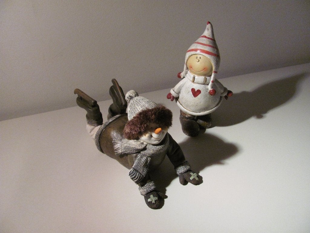 2 kerst poppetjes / winter decoratie beeldjes, Diversen, Ophalen of Verzenden, Zo goed als nieuw