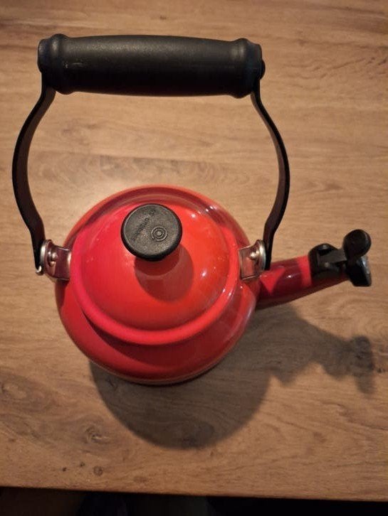 Le Creuset. Fluitketel, Ophalen of Verzenden, Zo goed als nieuw, Gietijzer