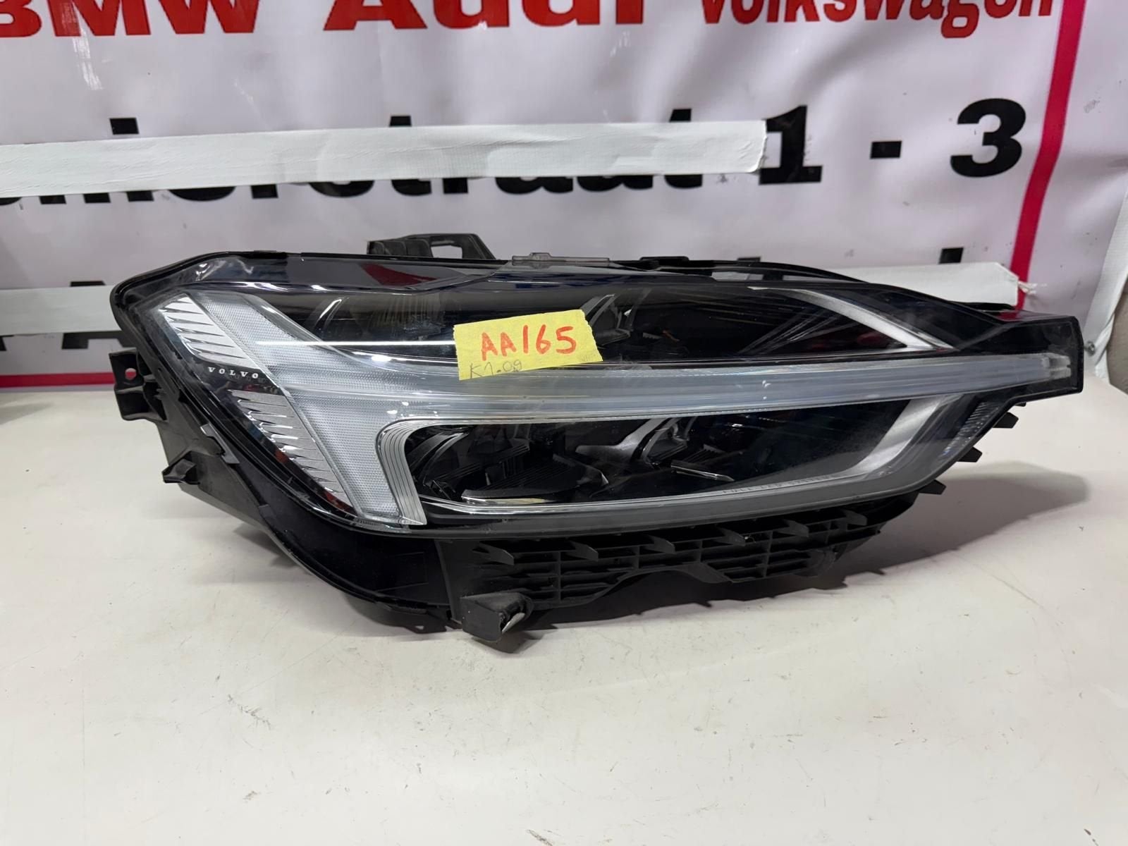 Volvo XC60 Koplamp, Gebruikt, -, -, Ophalen of Verzenden