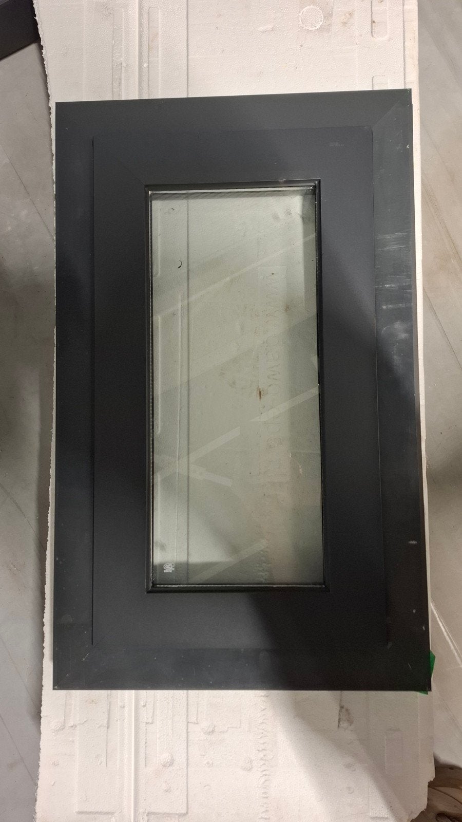 Aluminium kiepraam met opdek, buitenwerks 755x465mm, Ophalen, Gevelraam of Ruit, Minder dan 80 cm, Minder dan 80 cm