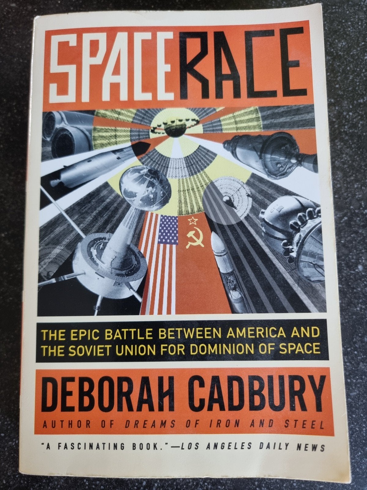 Space Race: De epische strijd om de ruimte - Deborah Cadbury, Ophalen of Verzenden, 20e eeuw of later, Zo goed als nieuw, Deborah Cadbury