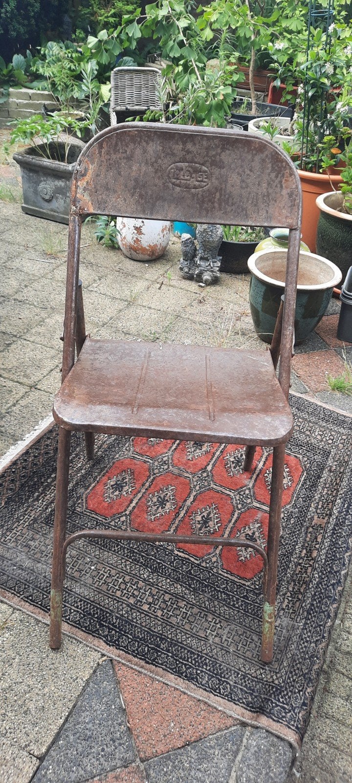 Vintage metalen tuinstoel - inklapbaar en robuust, Ophalen of Verzenden, Gebruikt, Metaal, Inklapbaar
