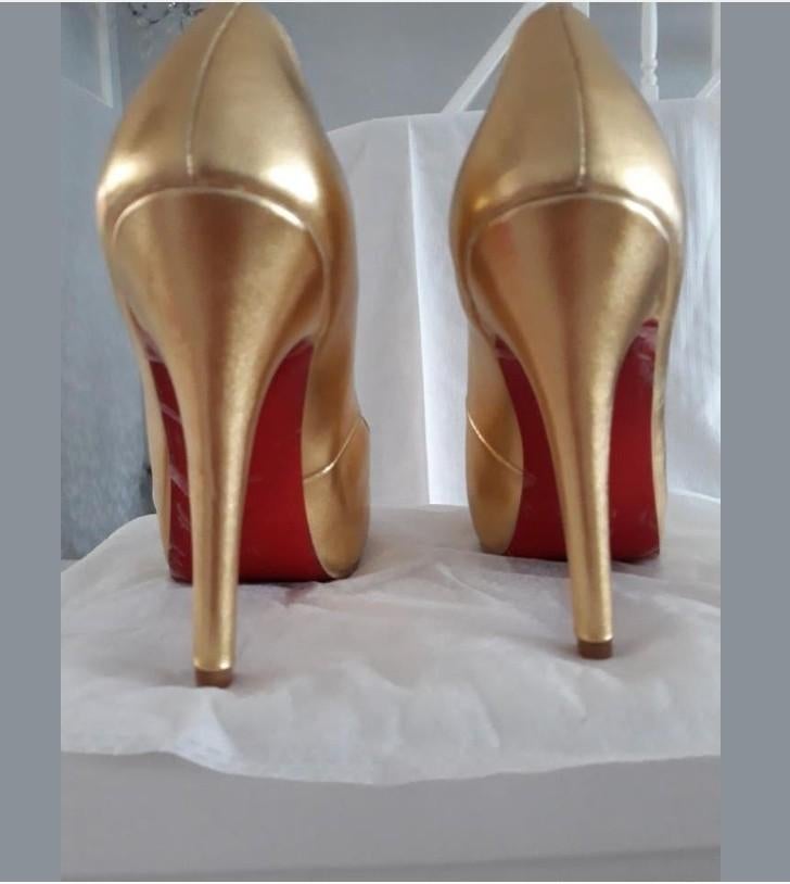 Gouden Christian Louboutin Pumps - Maat 38, Pumps, Overige kleuren, Verzenden, Nieuw