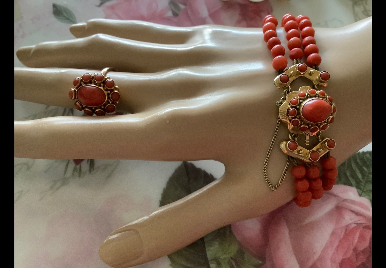 Antieke gouden set Armband en Ring Entourage Bloedkoraal 14k, Verzenden, Goud, Armband